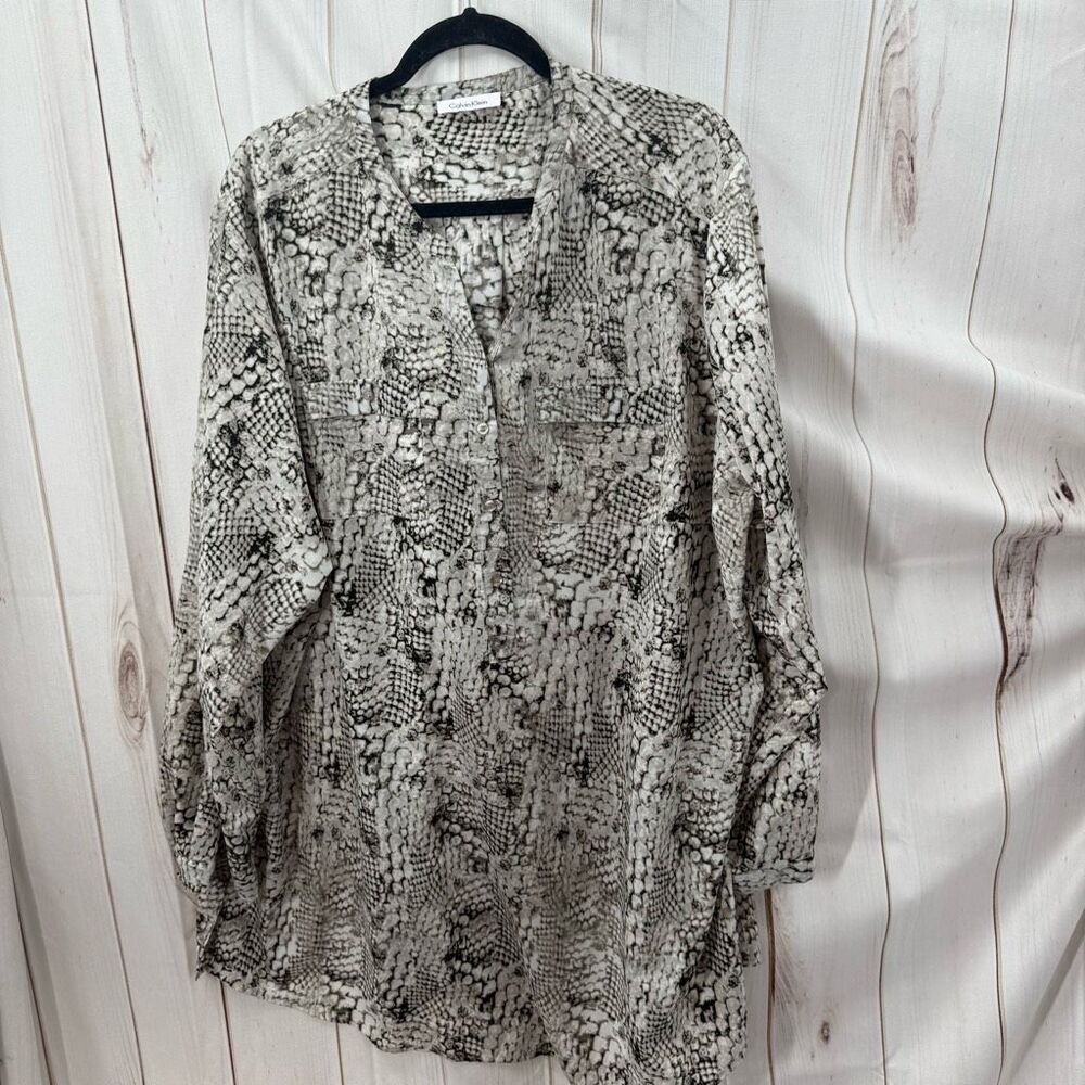 Calvin Klein Black and White Blouse